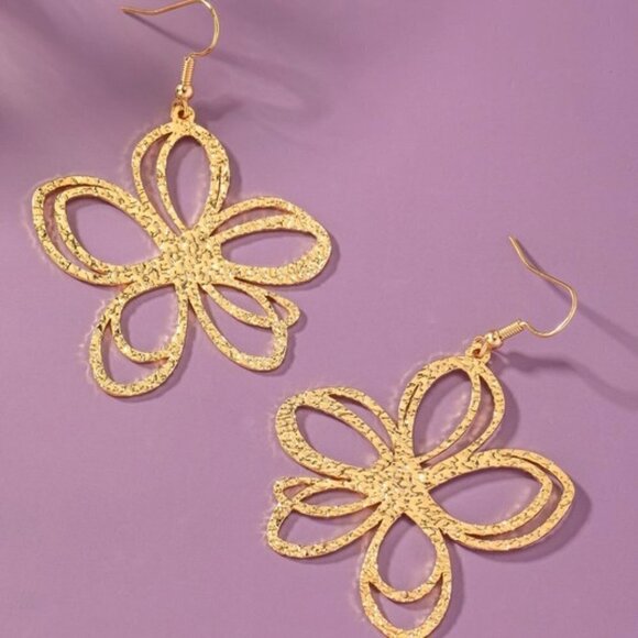 1 LEFT!! MYKA GOLD FLOWER DROP EARRINGS - Picture 1 of 1